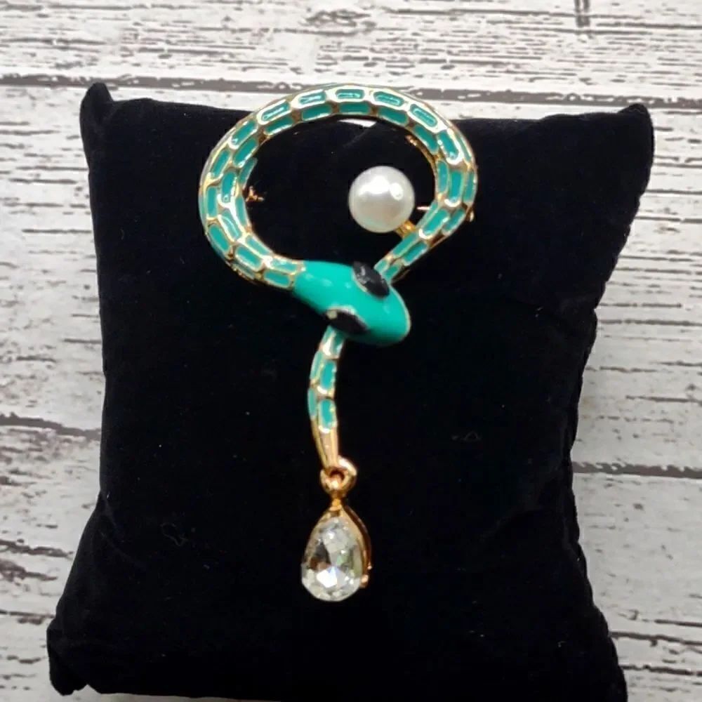 Snake Brooch Pin.  P1